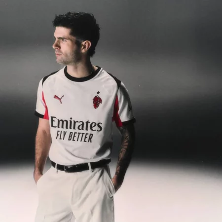 AC Milan и PUMA представили новую выездную форму с символом Diavoletto на сезон 2025-26