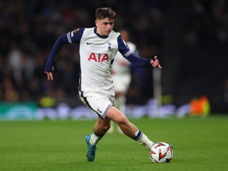 Звезда «Тоттенхэма» Мур возвращается в форму: невероятный хет-трик за сборную Англии U19