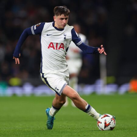 Звезда «Тоттенхэма» Мур возвращается в форму: невероятный хет-трик за сборную Англии U19