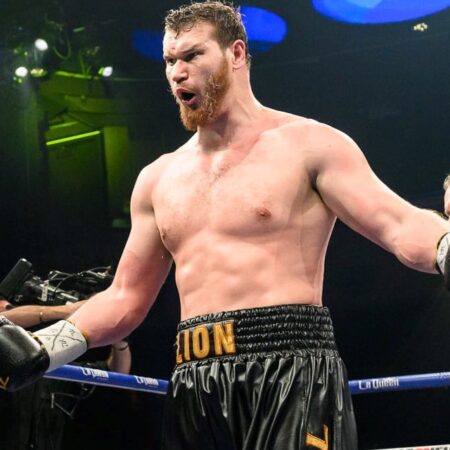 Промоутеры призывают Энтони Джошуа выполнить обещание о бое с российским гигантом Арсланбеком Махмудовым