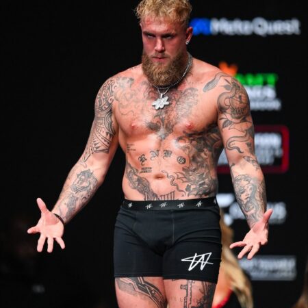 Джейк Пол намекает, что его следующий бой может быть против бывшего чемпиона UFC в тяжелом весе