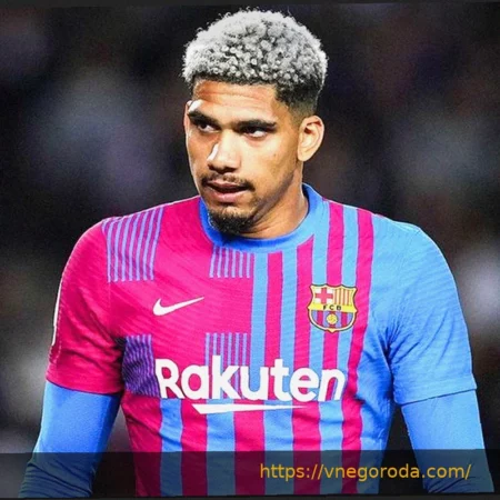 Внутренняя штанга помогает: Араухо выводит Барсу вперед