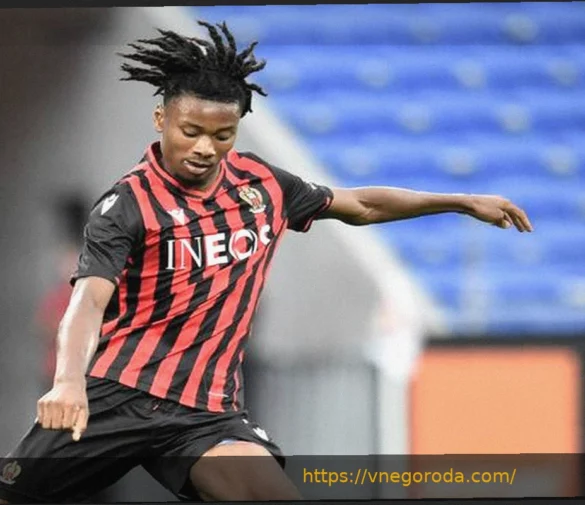 Манчестер Юнайтед интересуется полузащитником Ювентуса Хефреном Тюрамом