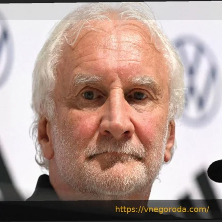 Звезды сборной Германии прибыли на базу: Объятия Фёллера для Урбига